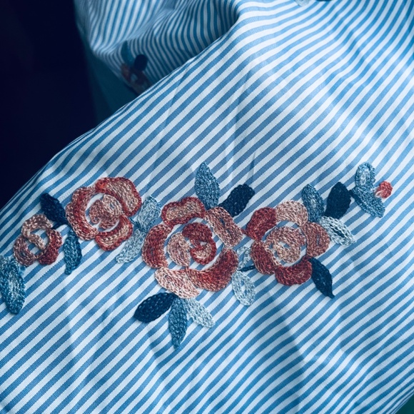 Gracia Women's Striped and Embroidered Flowers Midi Shirt Dress Size Small - Picture 10 of 12